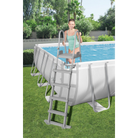 Super pour les petits et les grands ! L'échelle est vendue avec votre Piscine hors sol BESTWAY